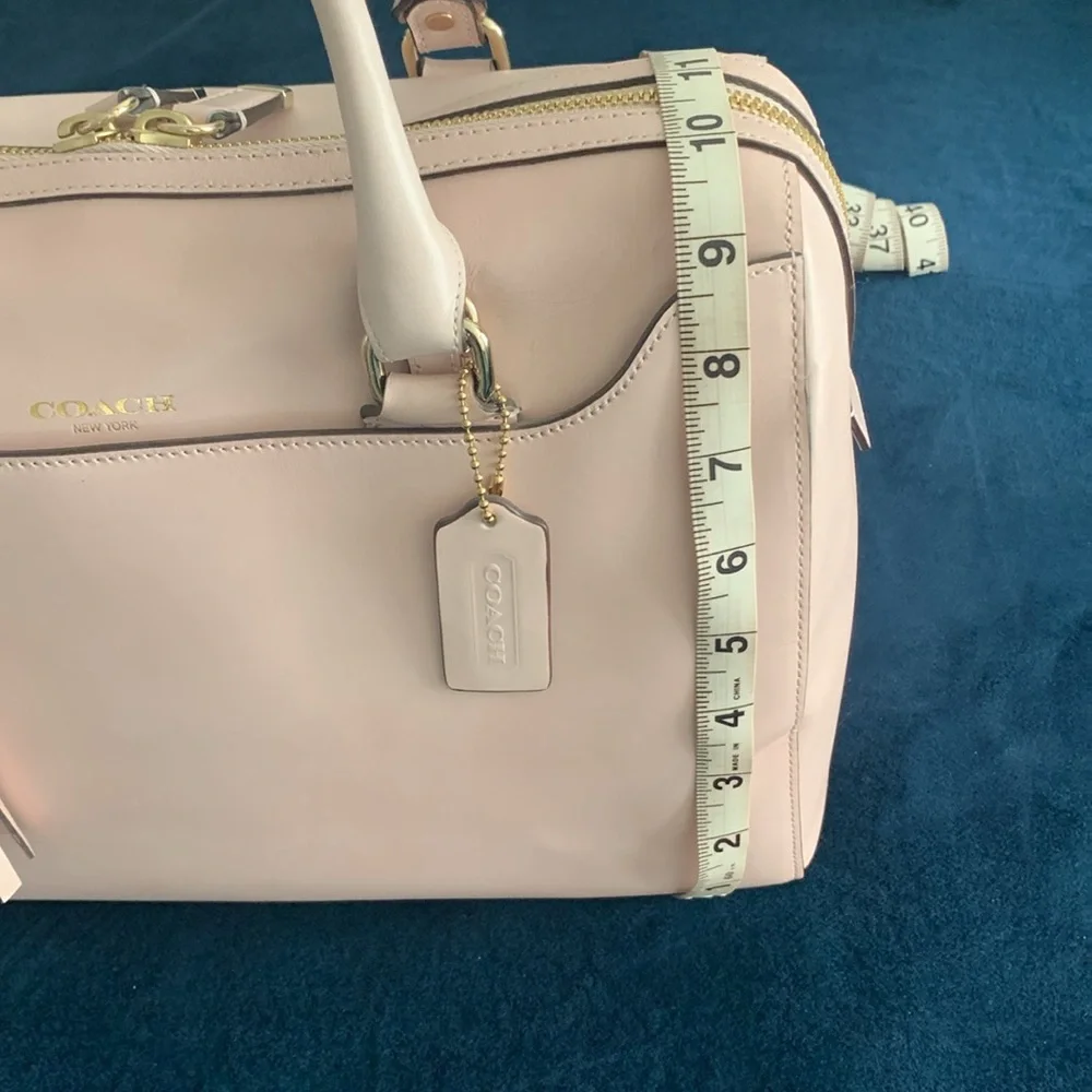 COACH Ballet Pink Leather Barrel Bag
Excellent Condition, barely used. - Picture 8 of 14